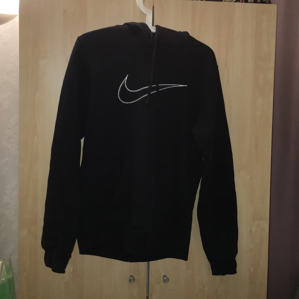 black nike hoodie